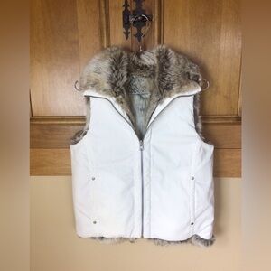 Women’s faux fur & white reversible sporty front zip vest